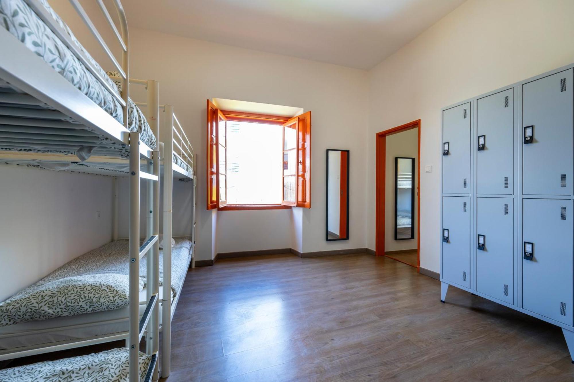 The Macarena Beach Hostel Lagos Esterno foto